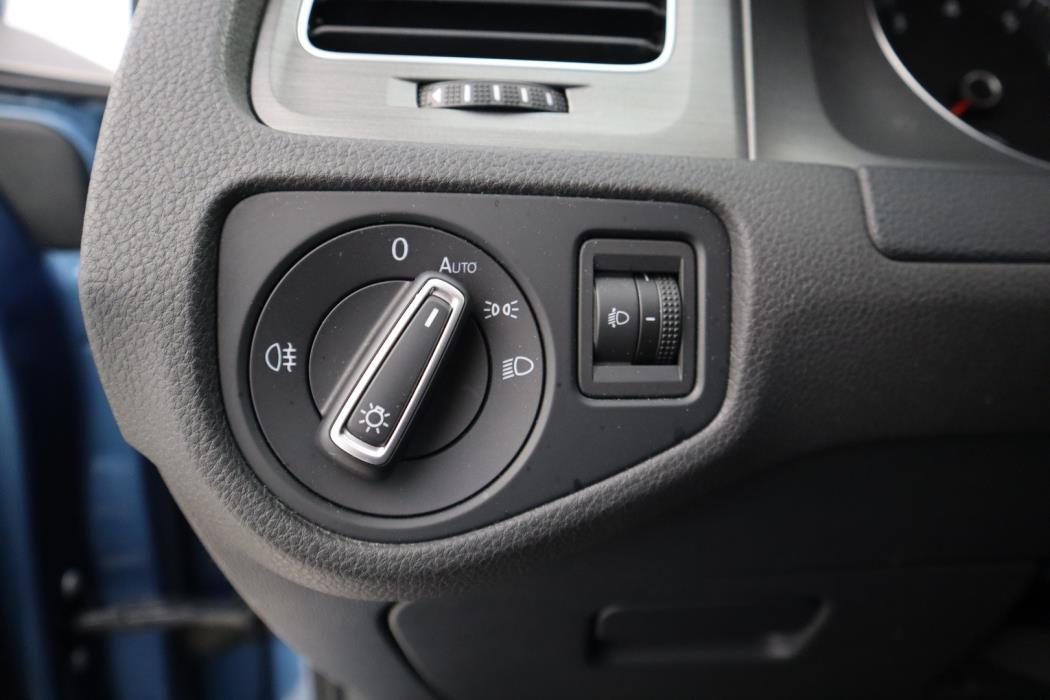 VOLKSWAGEN Golf 2013