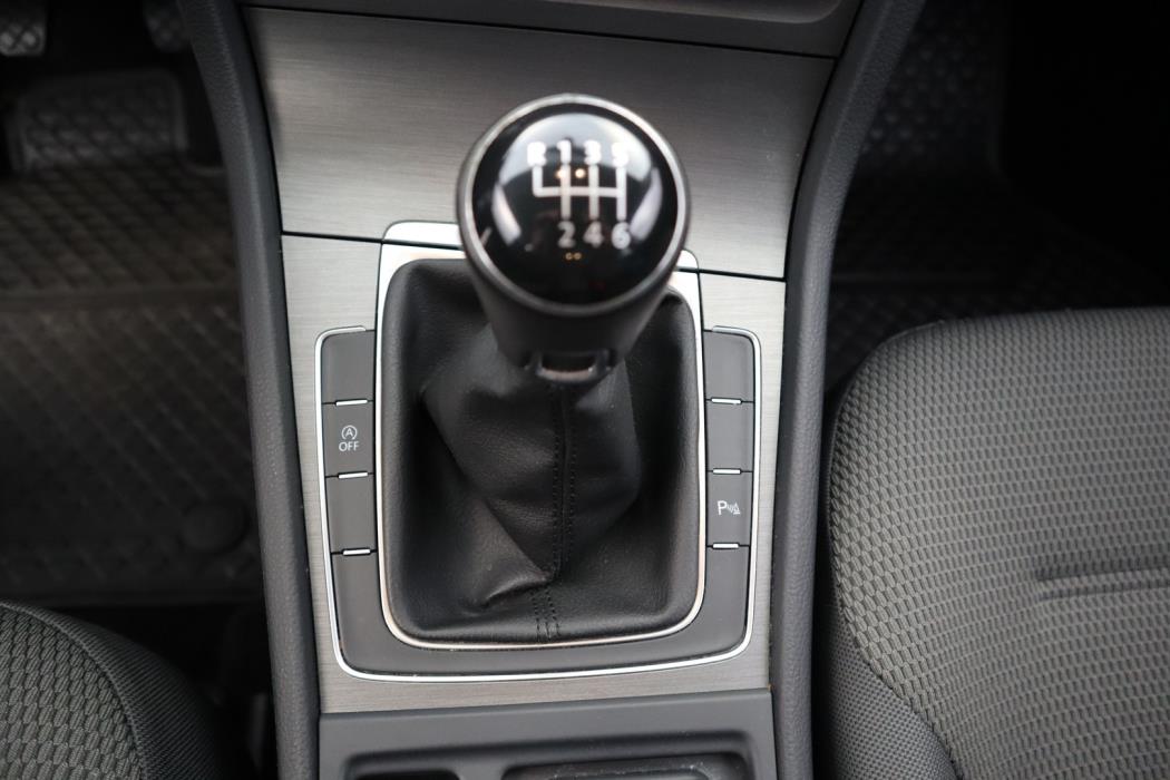 VOLKSWAGEN Golf 2013