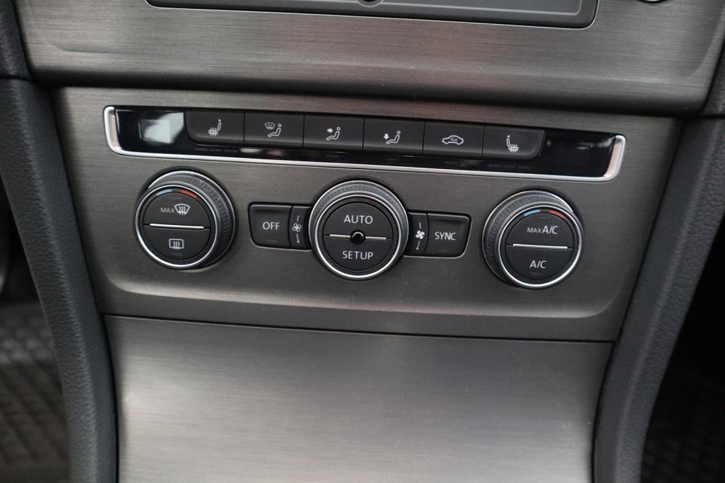 VOLKSWAGEN Golf 2013
