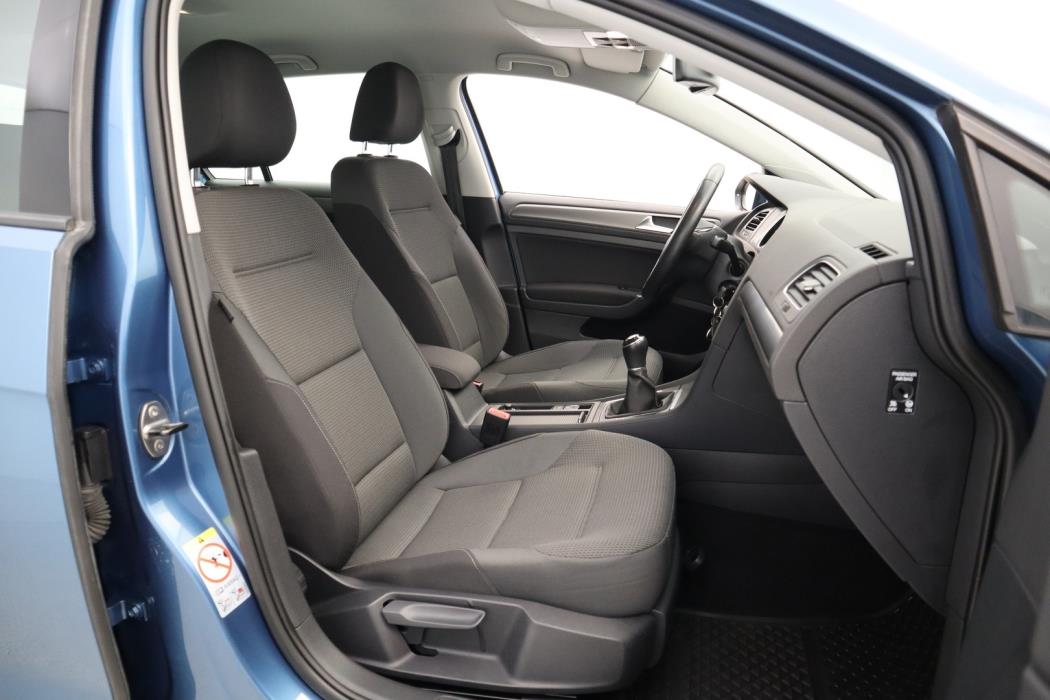 VOLKSWAGEN Golf 2013