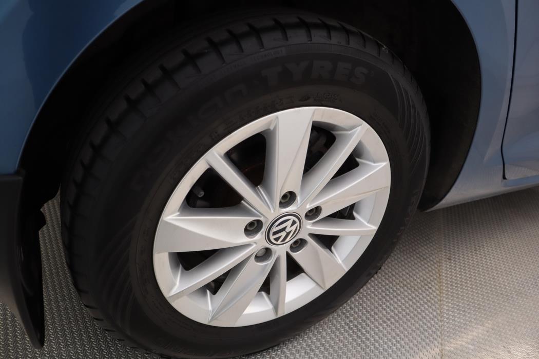 VOLKSWAGEN Golf 2013