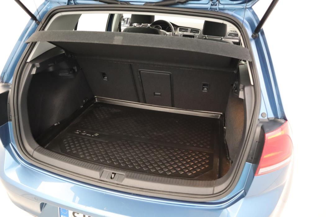 VOLKSWAGEN Golf 2013