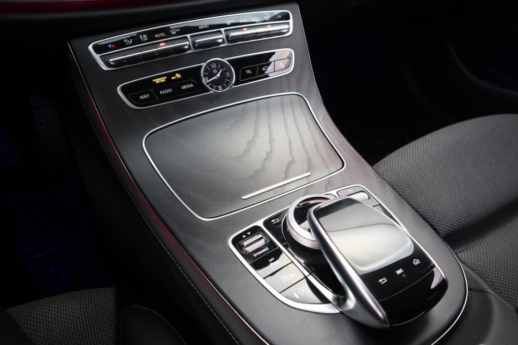 MERCEDES-BENZ E 2019