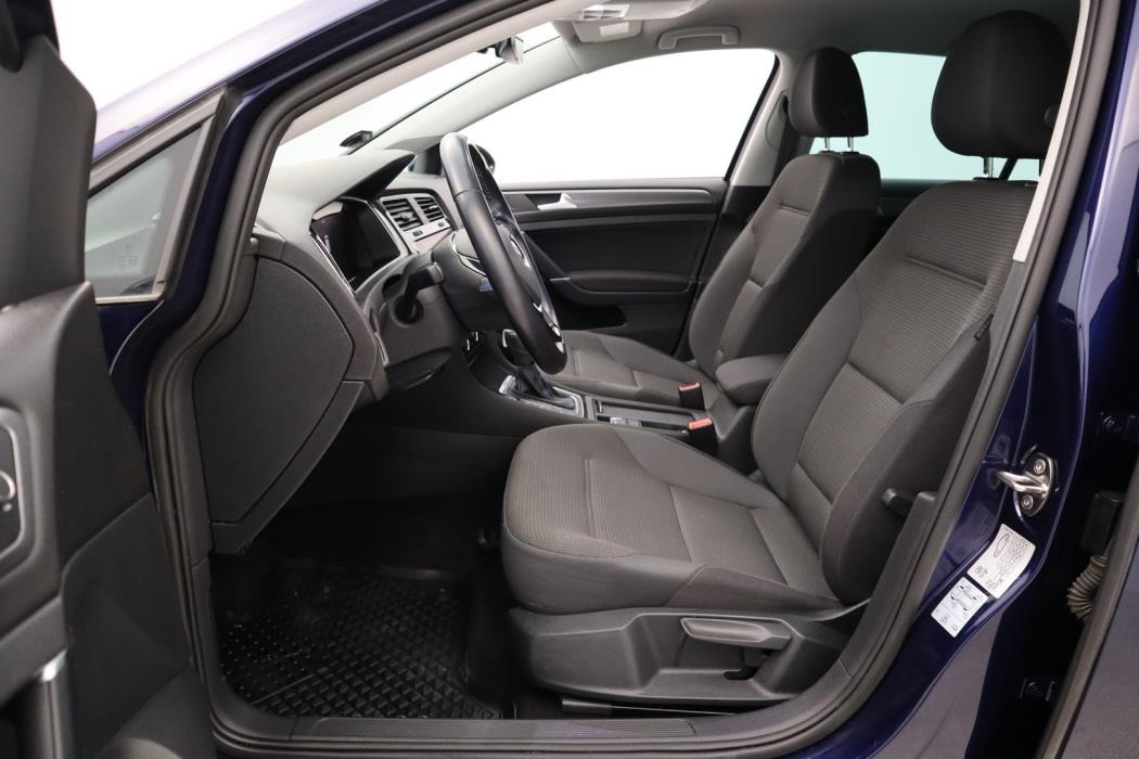 VOLKSWAGEN Golf 2020