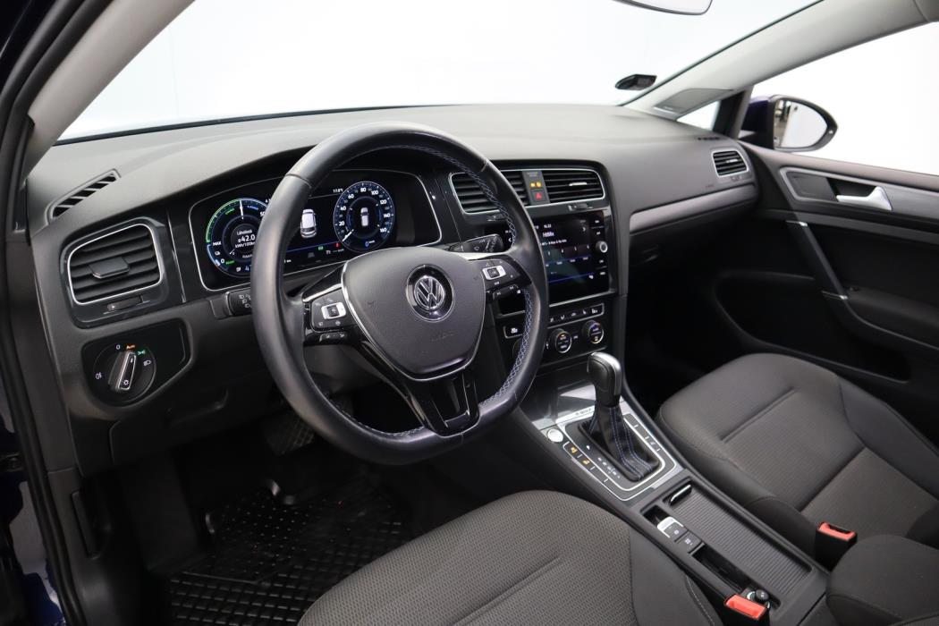 VOLKSWAGEN Golf 2020