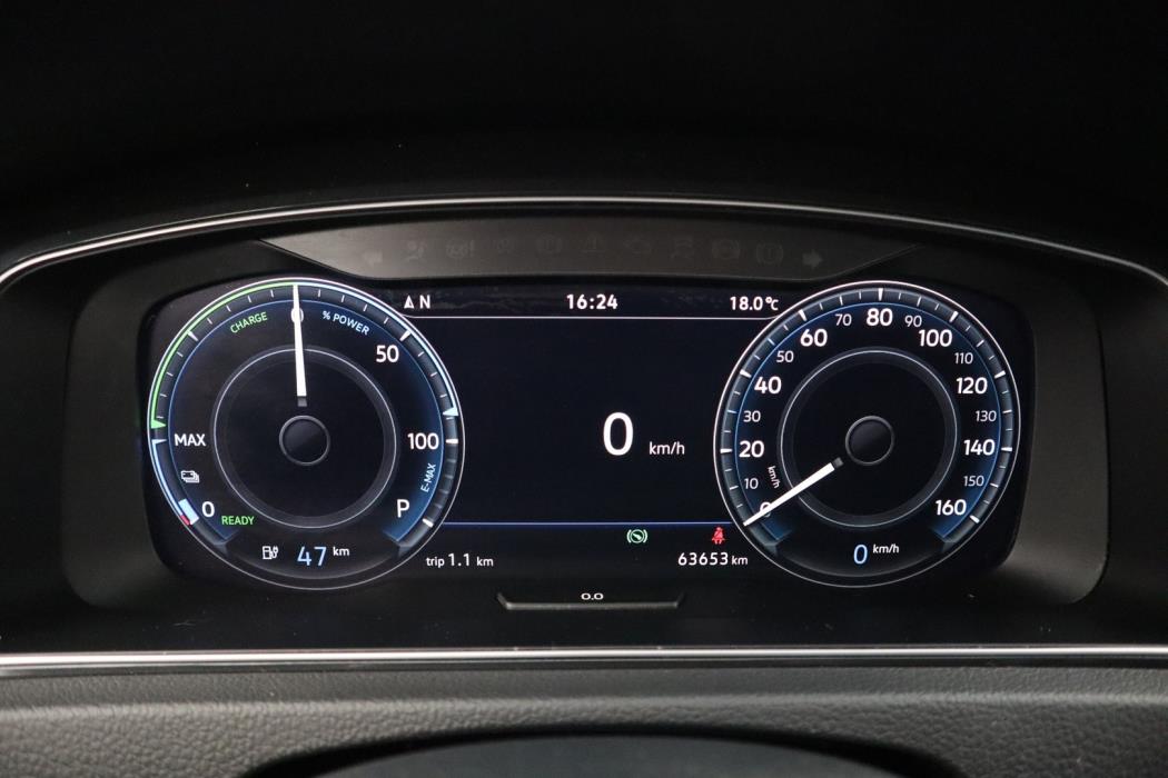 VOLKSWAGEN Golf 2020