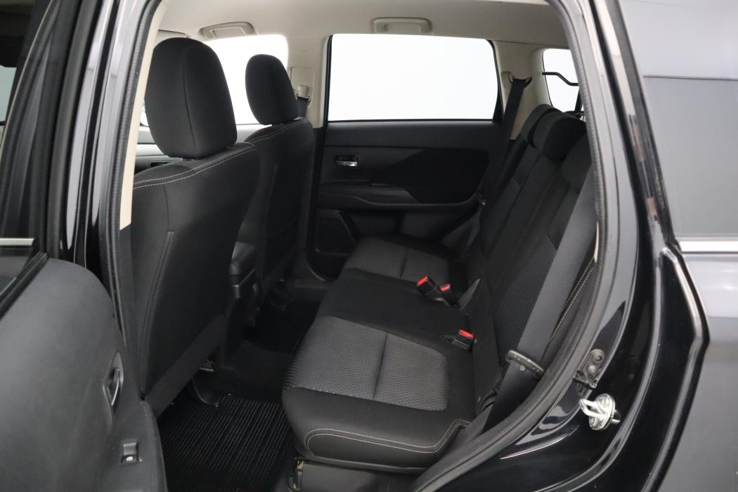 MITSUBISHI Outlander 2015