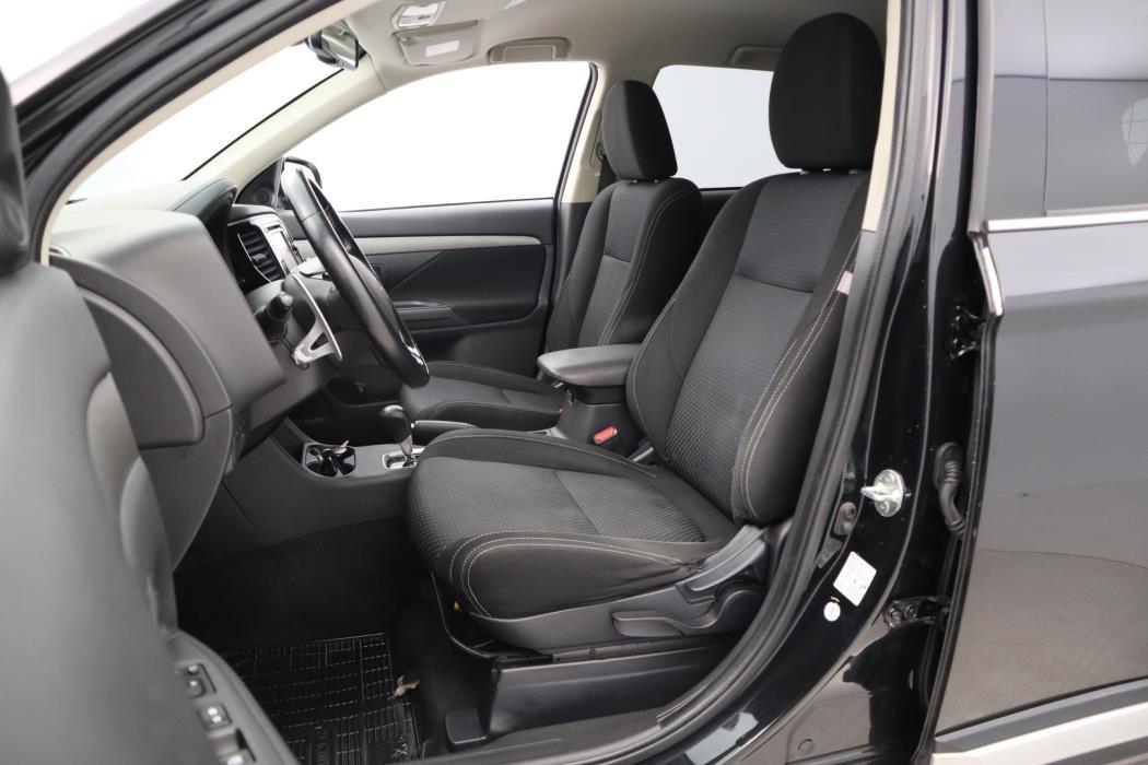 MITSUBISHI Outlander 2015
