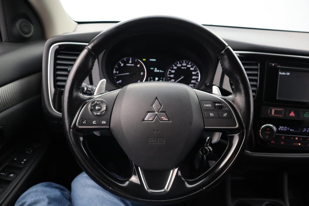 MITSUBISHI Outlander 2015