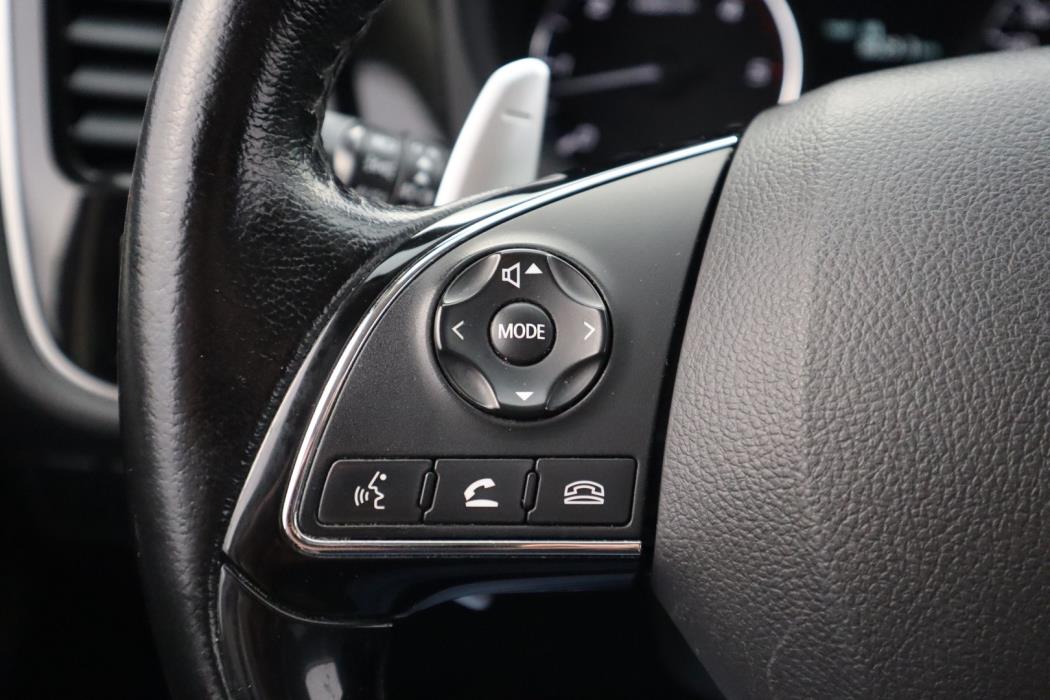 MITSUBISHI Outlander 2015