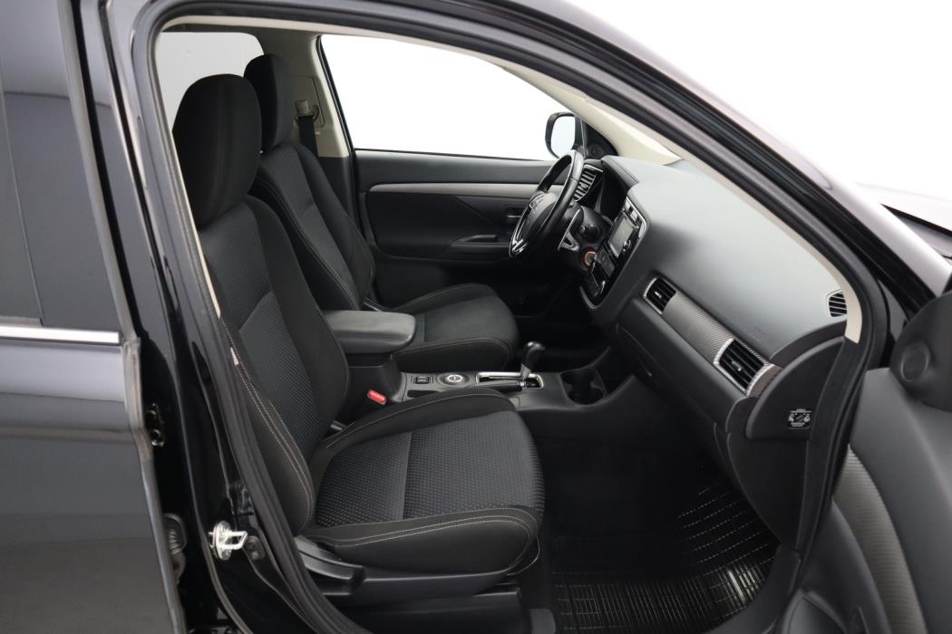 MITSUBISHI Outlander 2015