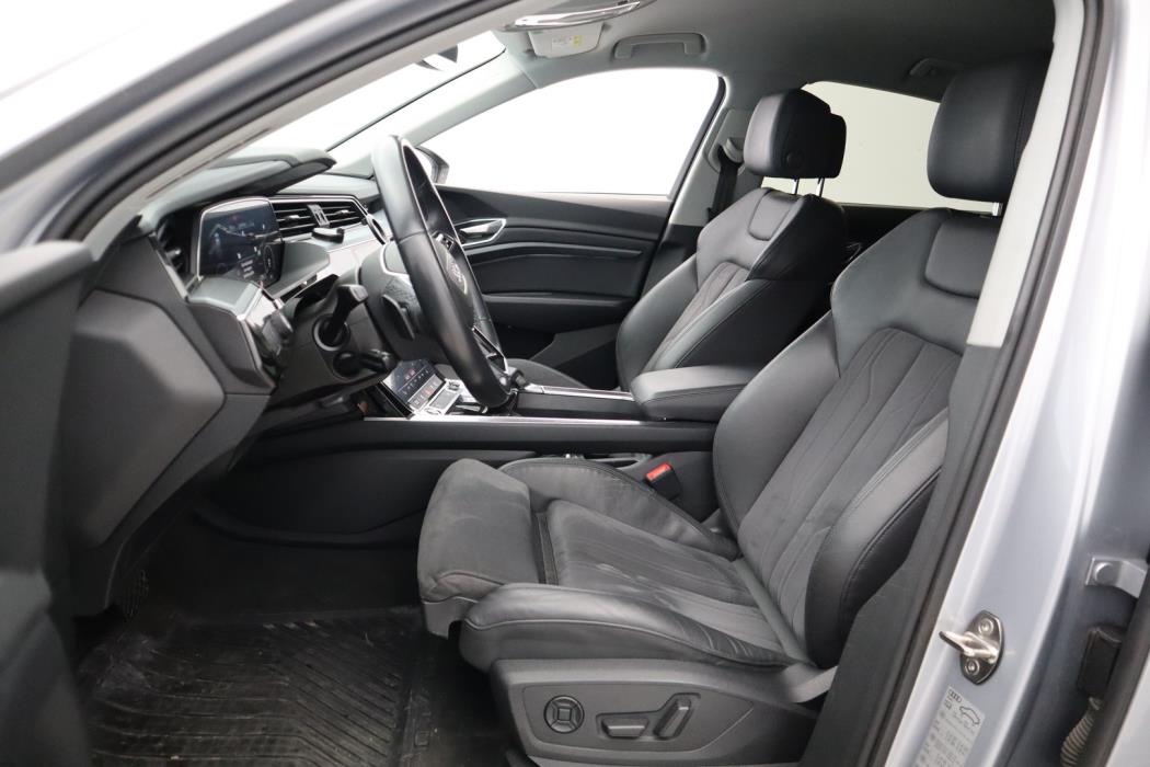 AUDI e-tron 2022
