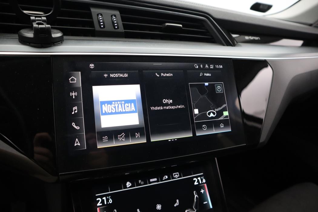 AUDI e-tron 2022