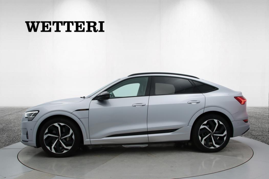 AUDI e-tron 2022
