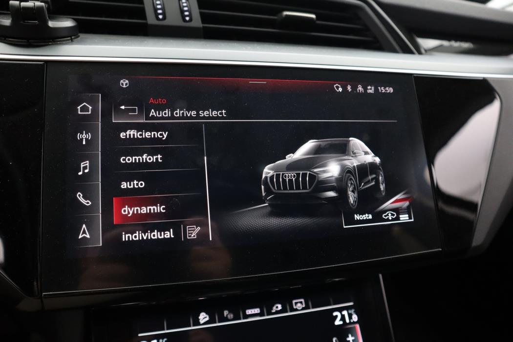 AUDI e-tron 2022