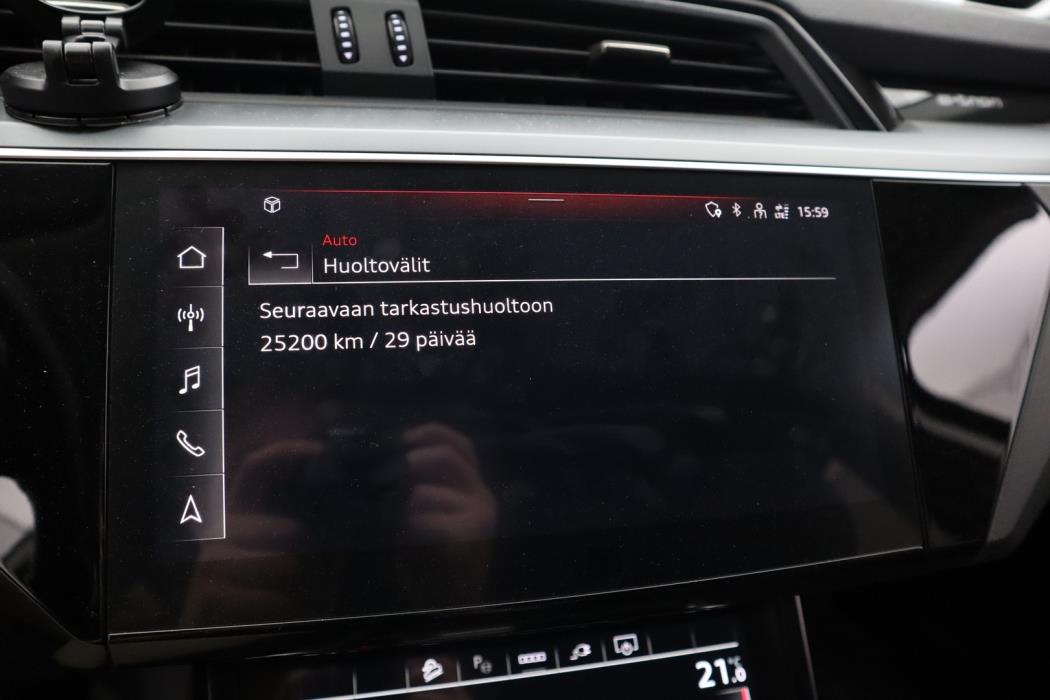 AUDI e-tron 2022