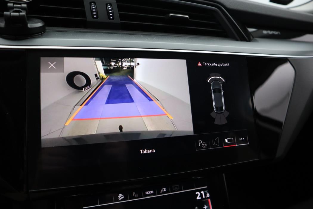 AUDI e-tron 2022