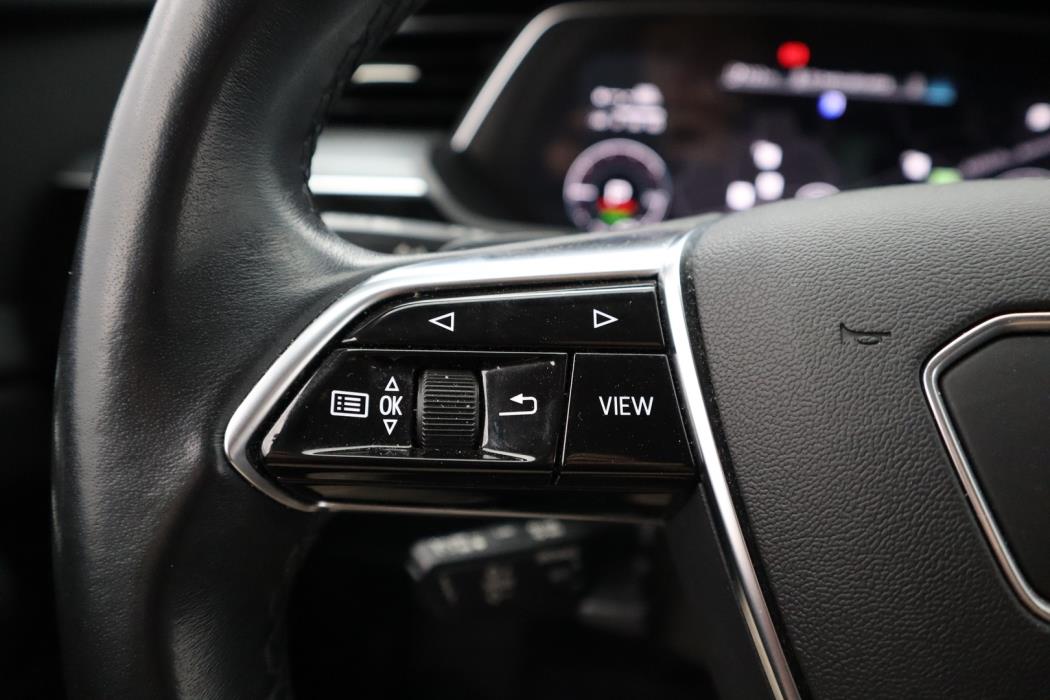 AUDI e-tron 2022