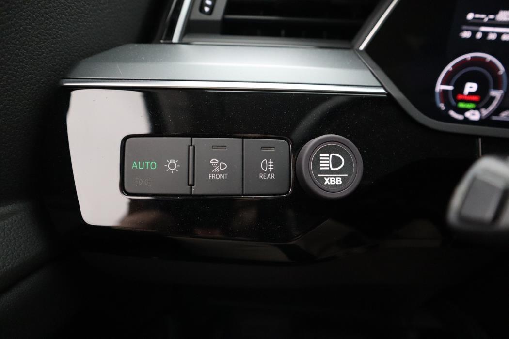AUDI e-tron 2022