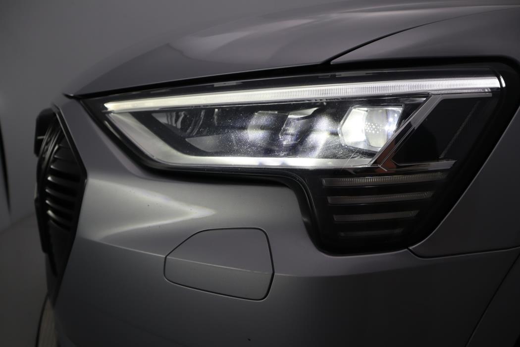 AUDI e-tron 2022
