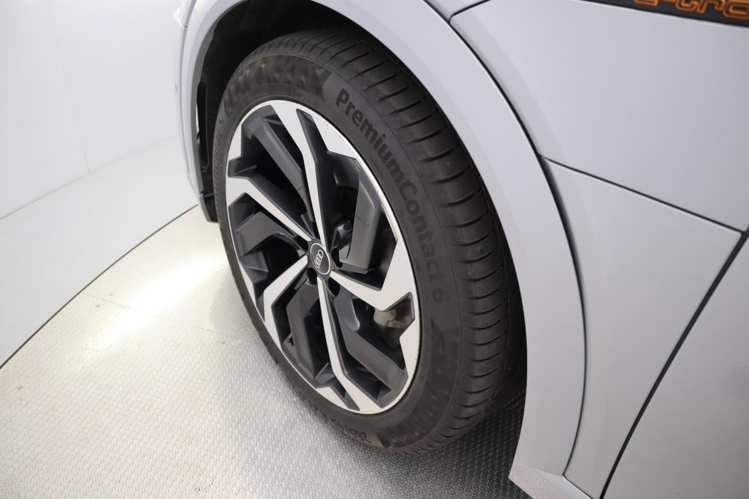 AUDI e-tron 2022