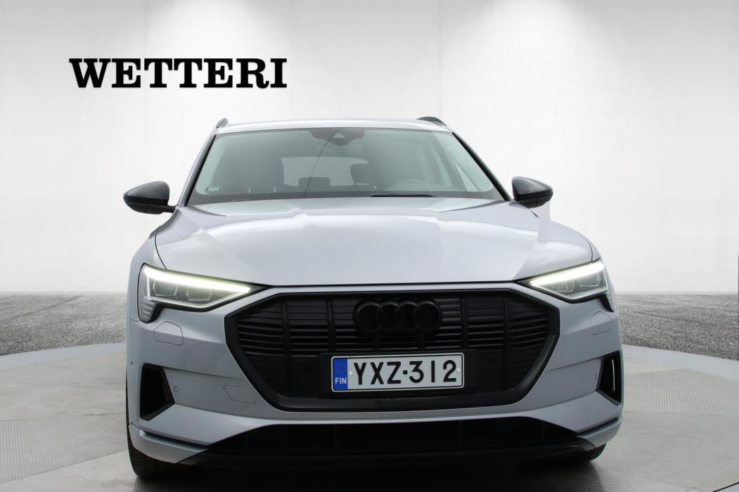 AUDI e-tron 2022
