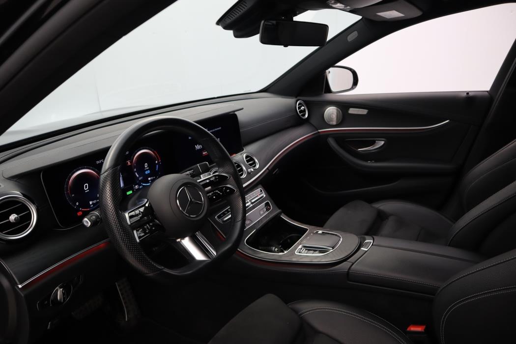 MERCEDES-BENZ E 2022