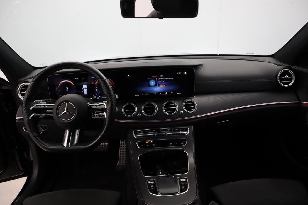 MERCEDES-BENZ E 2022