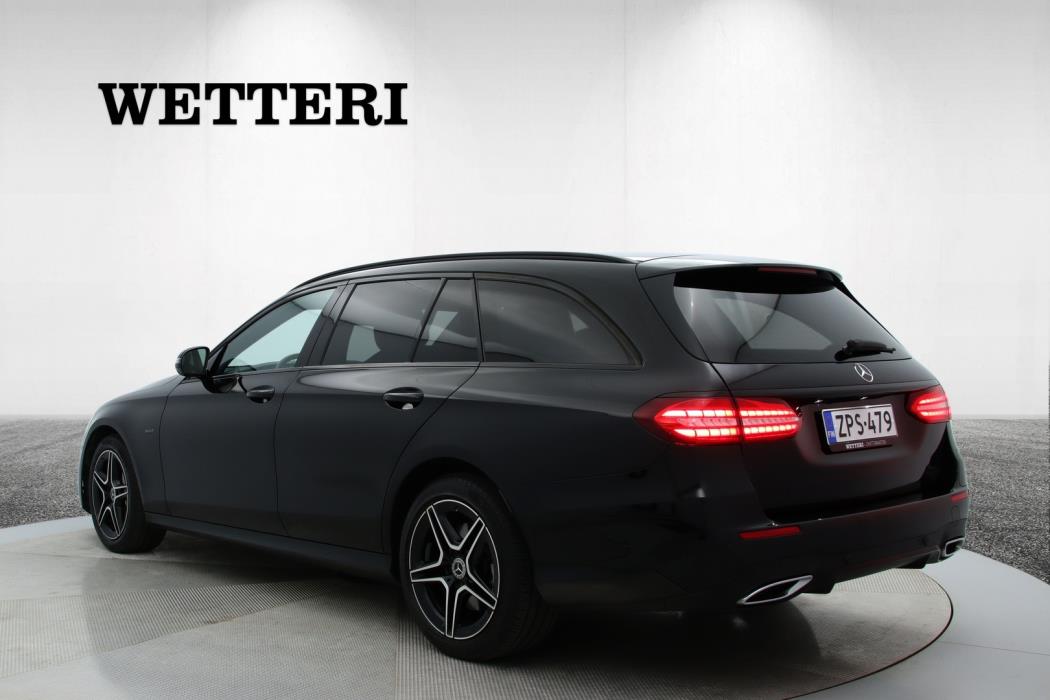MERCEDES-BENZ E 2022