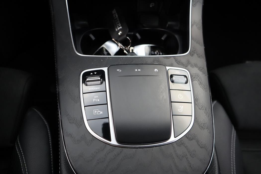 MERCEDES-BENZ E 2022
