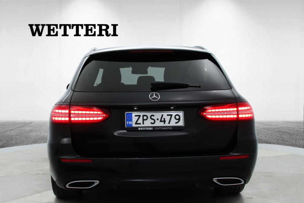 MERCEDES-BENZ E 2022