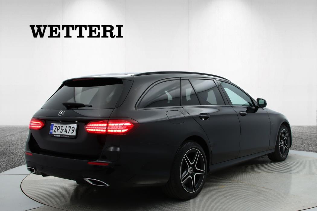 MERCEDES-BENZ E 2022