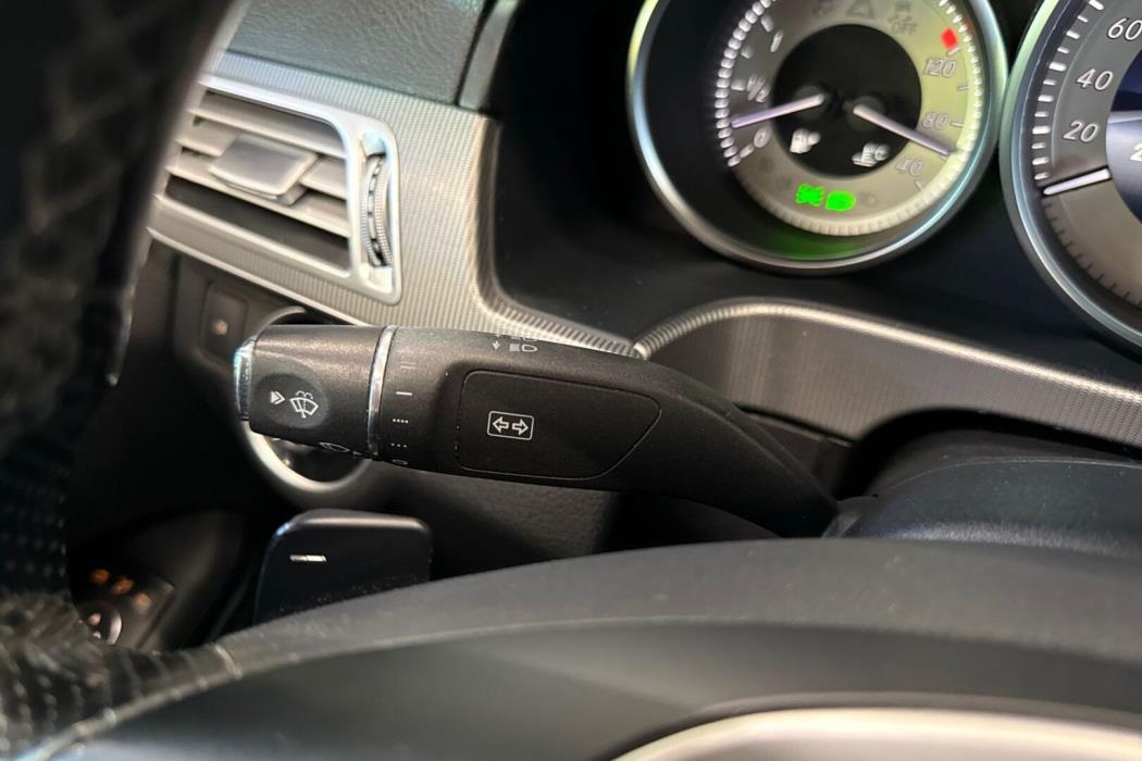 MERCEDES-BENZ E 2013