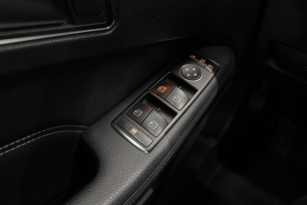 MERCEDES-BENZ E 2013