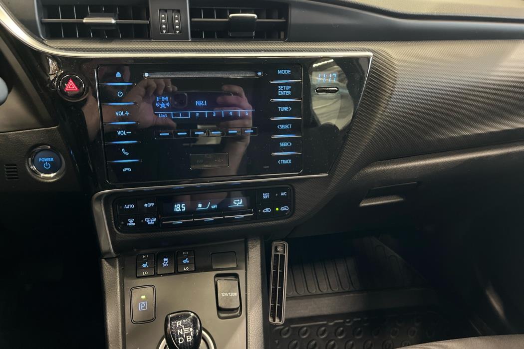 TOYOTA Auris 2017