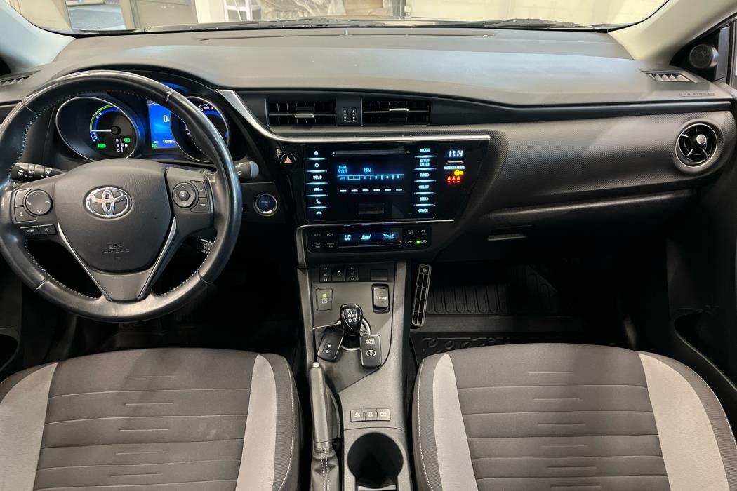 TOYOTA Auris 2017