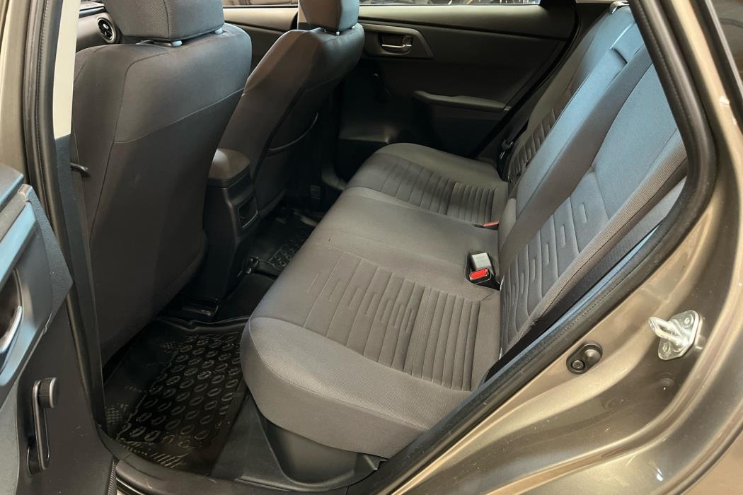TOYOTA Auris 2017