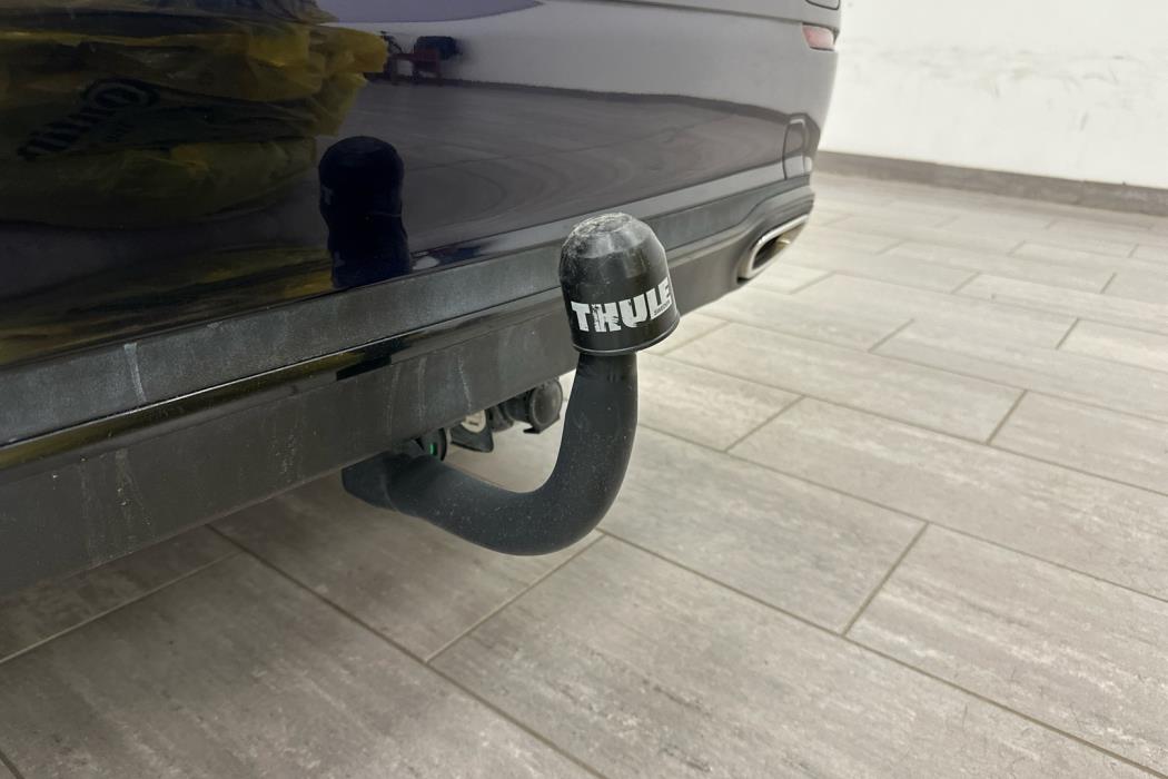 MERCEDES-BENZ E 2019