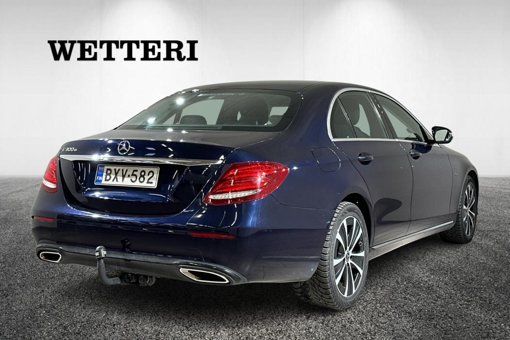 MERCEDES-BENZ E 2019