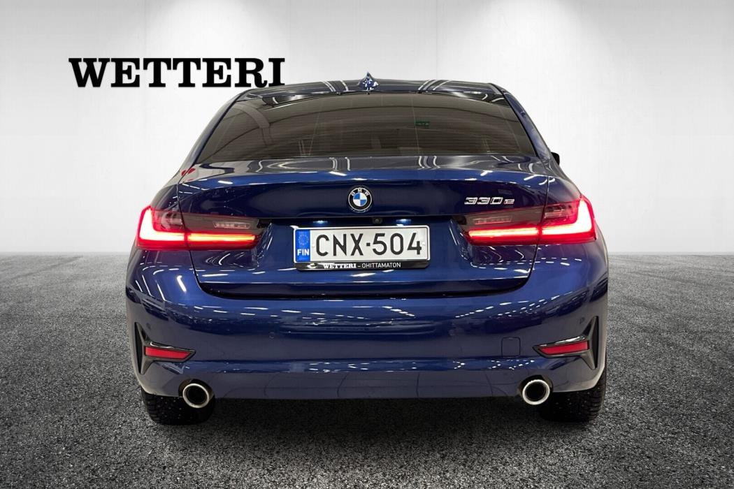 BMW 330 2019