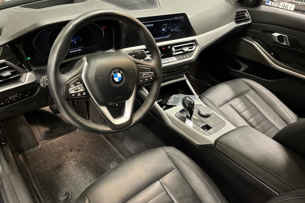 BMW 330 2019