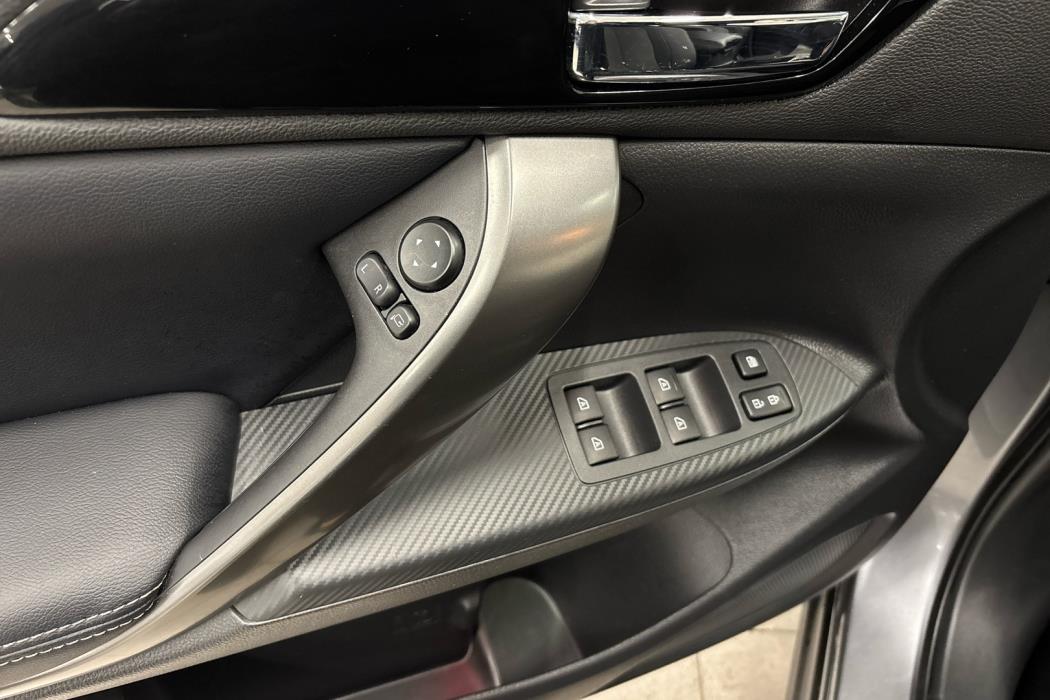 MITSUBISHI Eclipse Cross 2024