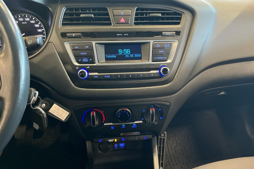 HYUNDAI i20 5d 2017
