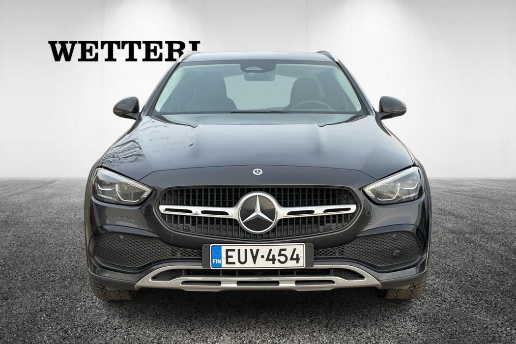 MERCEDES-BENZ C 2023