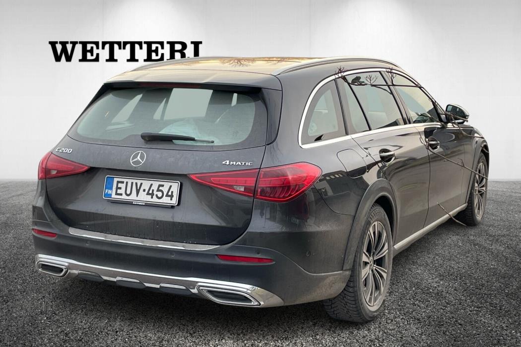 MERCEDES-BENZ C 2023