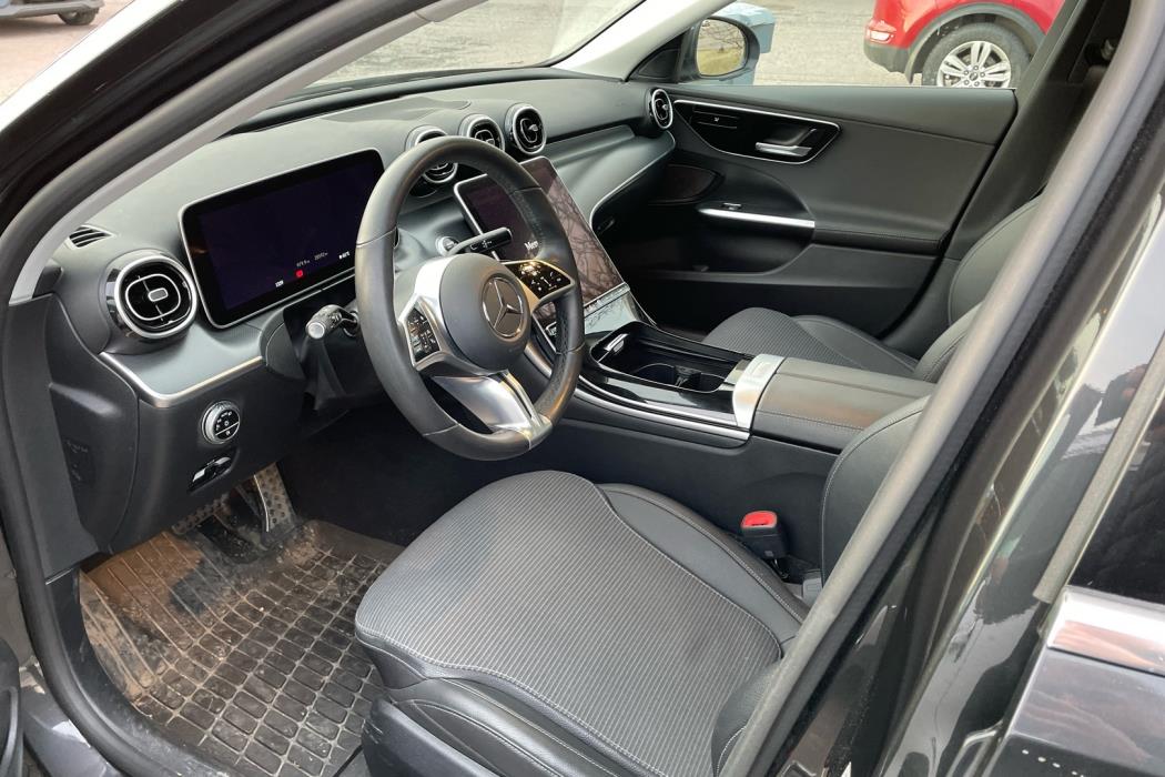 MERCEDES-BENZ C 2023