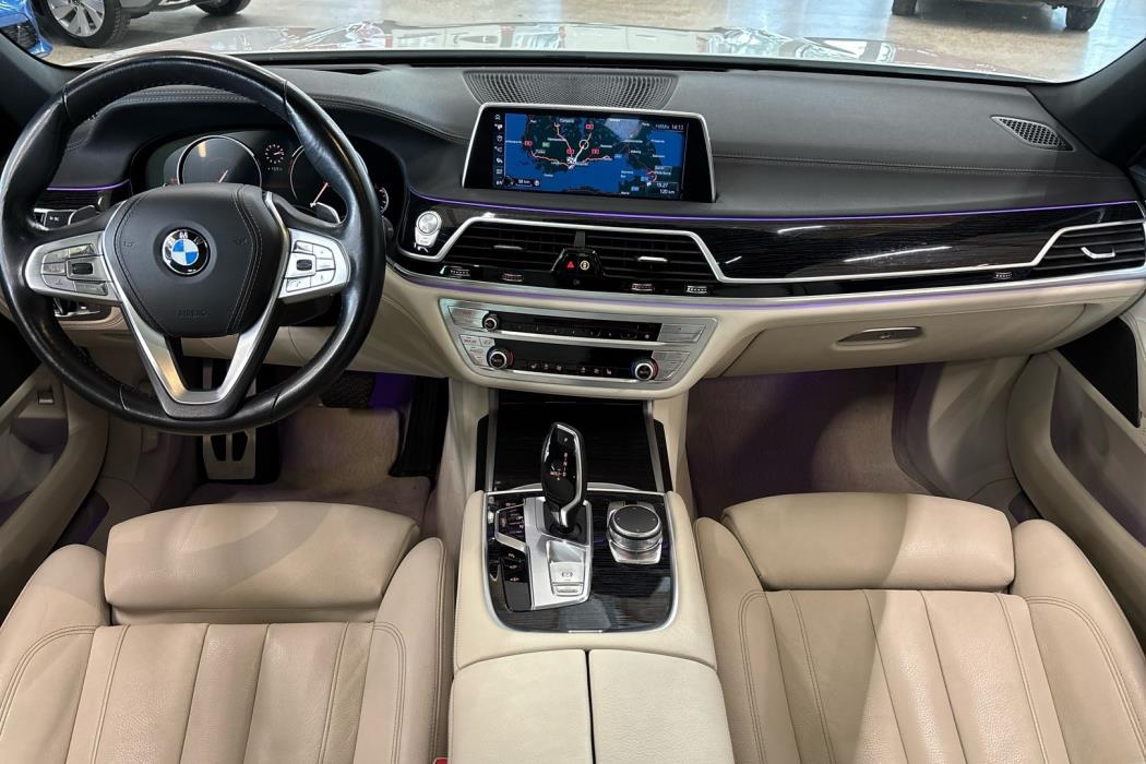 BMW 740 2016