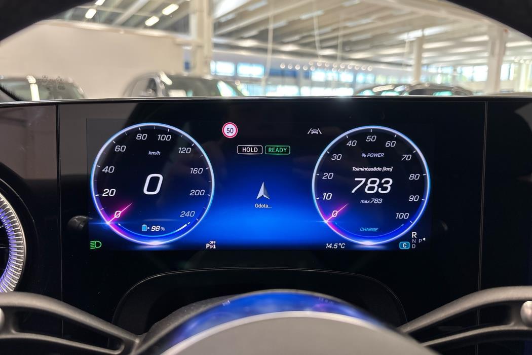 MERCEDES-BENZ CLA 2025