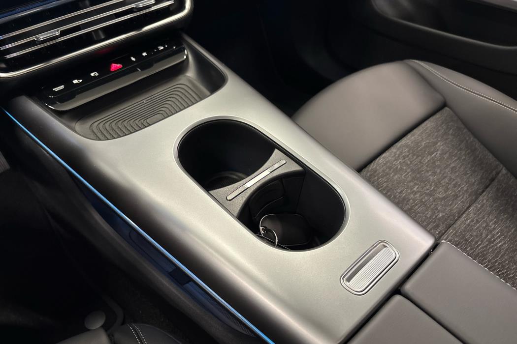 MERCEDES-BENZ CLA 2025