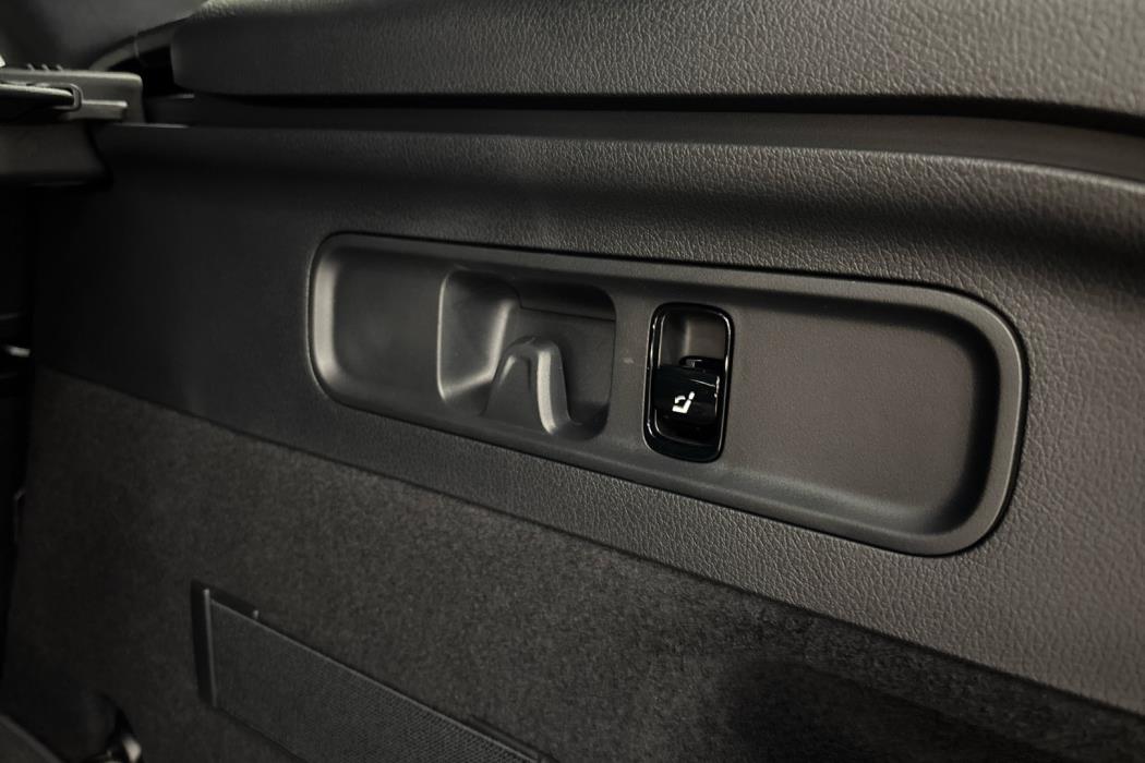 MERCEDES-BENZ GLC 2025